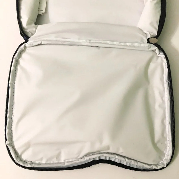 Batman Lunch Bag and  The Return of the Joker Mystery of the Batwoman DVD - Picture 12 of 16